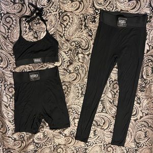 Hoaka Apparel black apparel (grandeur/size S & M)